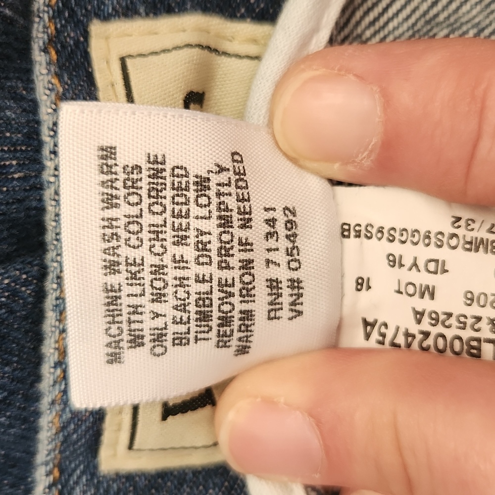 L.L. Bean Men's Comfort Waist Jeans 37x32 - Picture 7 of 8
